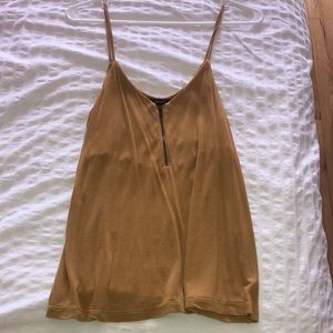 Pretty mustard top💛